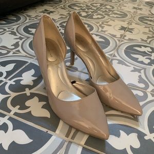 Bandolino Nude Patent Leather Heels